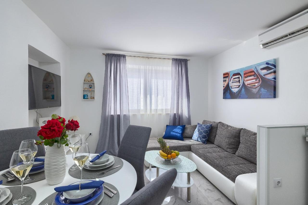 Studio Apartman Luka Pomer Exterior foto