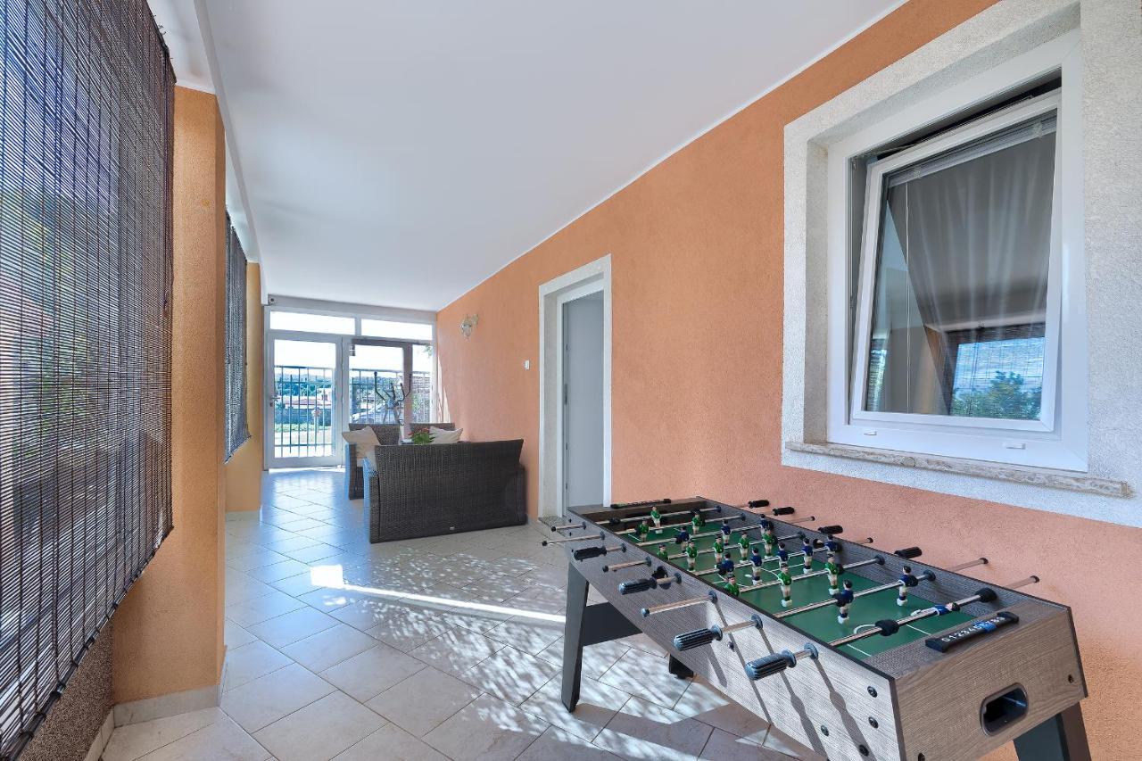 Studio Apartman Luka Pomer Exterior foto