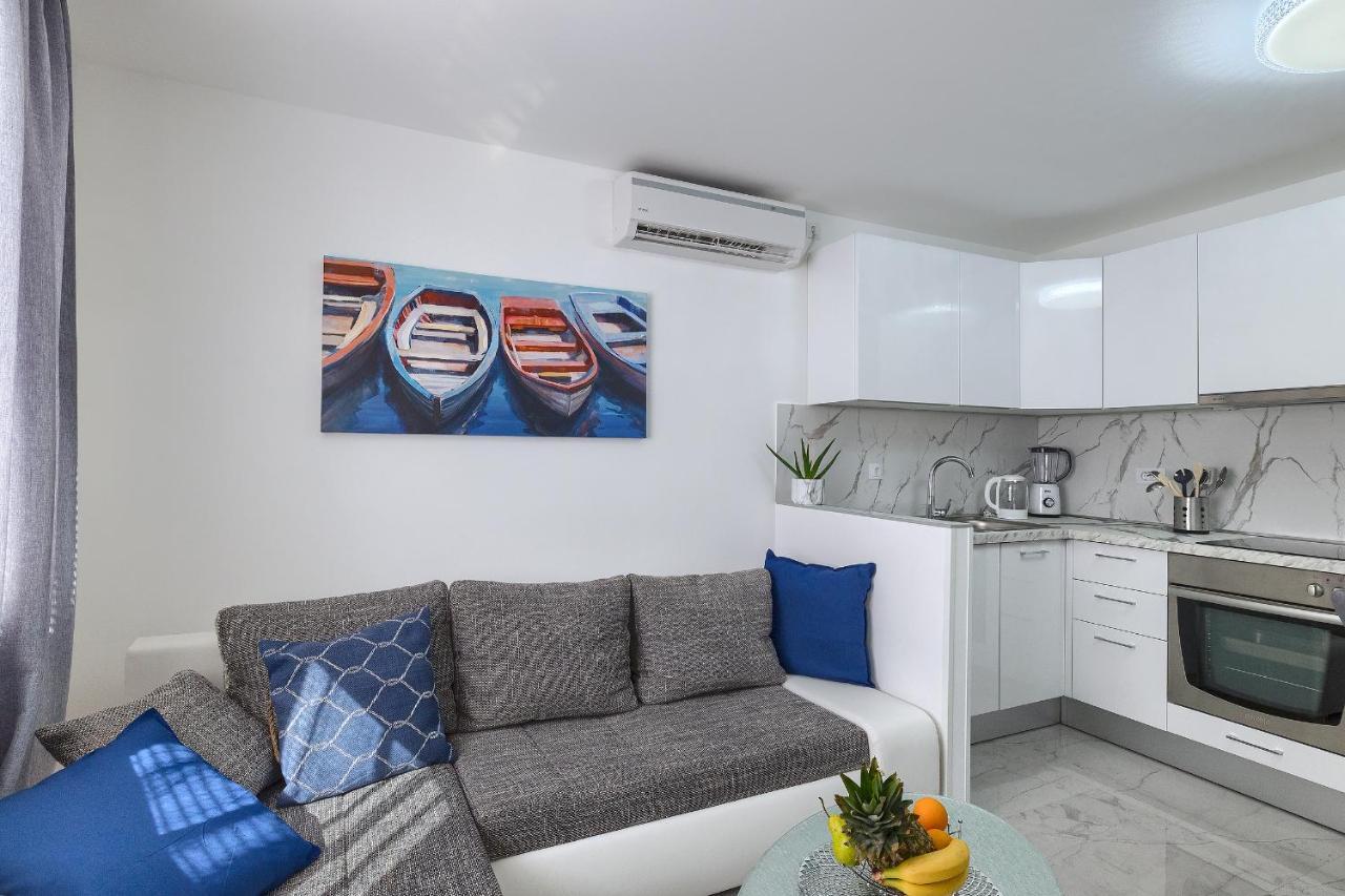 Studio Apartman Luka Pomer Exterior foto